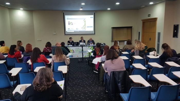 El Presidente del Consejo Andaluz de Colegios Profesionales de Trabajo Social inaugura la I Jornada sobre “La Necesidad del Trabajo Social en el Ámbito Educativo” organizadas por el Colegio Profesional de Trabajo Social de Cádiz